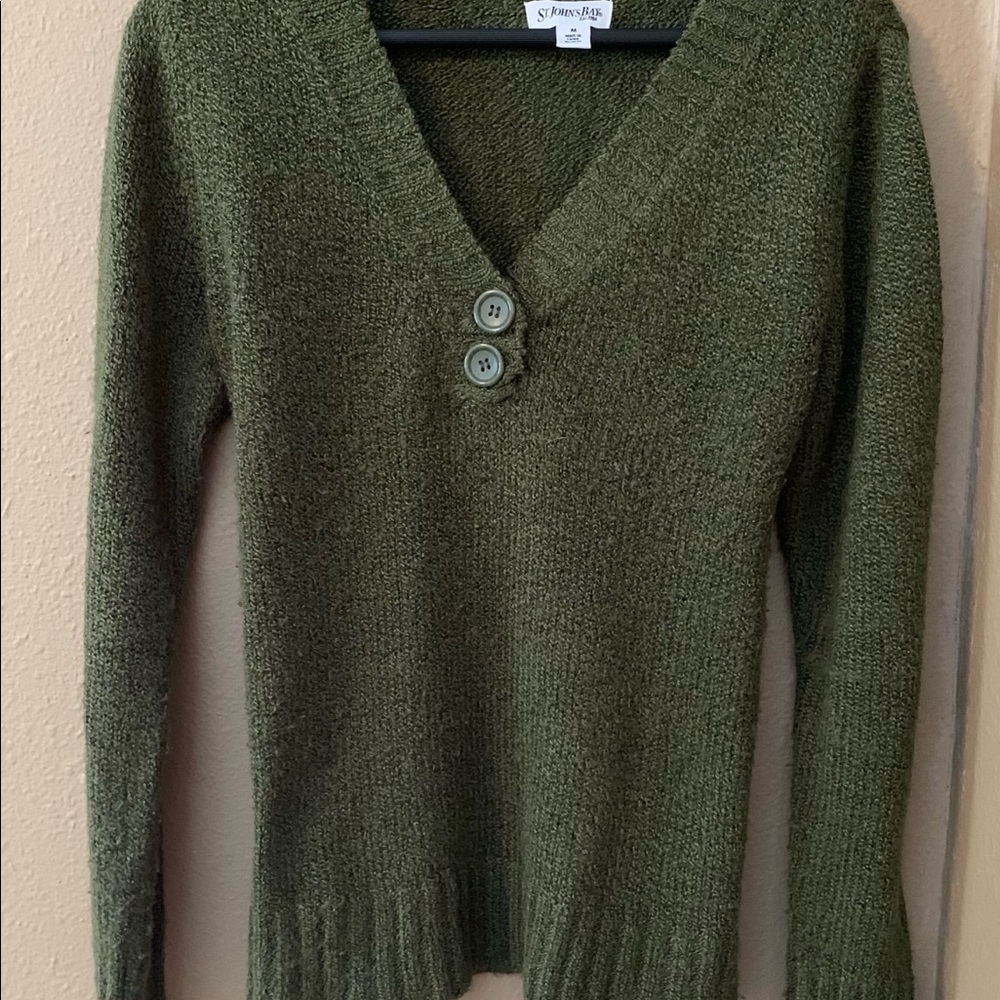 Woman’s St. John’s Bay Sweater Size M